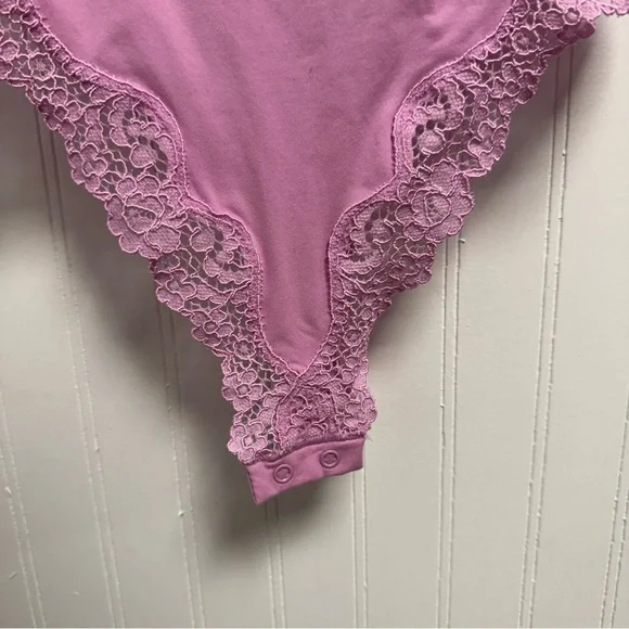 Skims Fits Everybody Lace Cami Bodysuit Petal XS NWT - Picture 3 of 10
